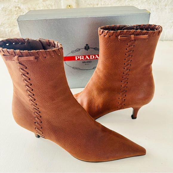 Prada  authentic shorts ankle boots brown. Size 35.5 5.5 - Picture 7 of 8